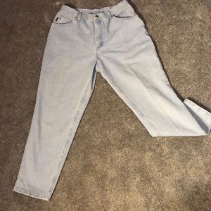 light wash mom jeans